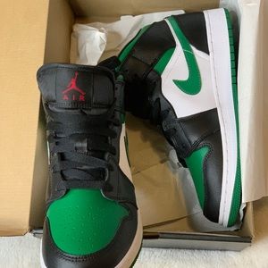 Worn once! Size 6.5Y = 7.5 in women’s